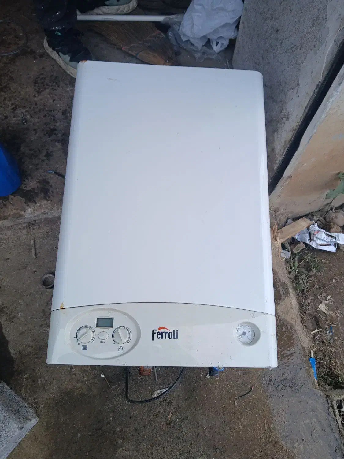 پکیج دیواری فلوری|آبگرمکن، پکیج، شوفاژ|لاهیجان, کوی زمانی|دیوار