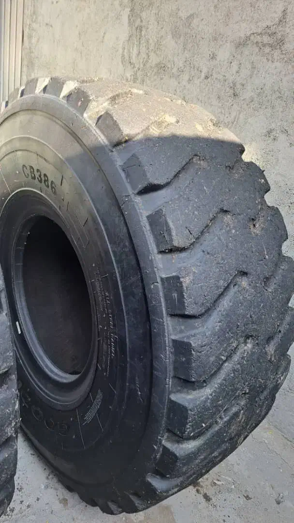 لاستیک لودر ۲۳/۵ ۲۵|ماشین‌آلات صنعتی|رباط‌کریم, رباط‌کریم|دیوار