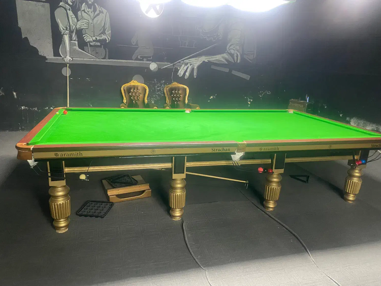 باشگاه بیلیارد توپ سیاه واگذار میشود میزا همه خشک|فروشگاه و مغازه|قوچان, |دیوار