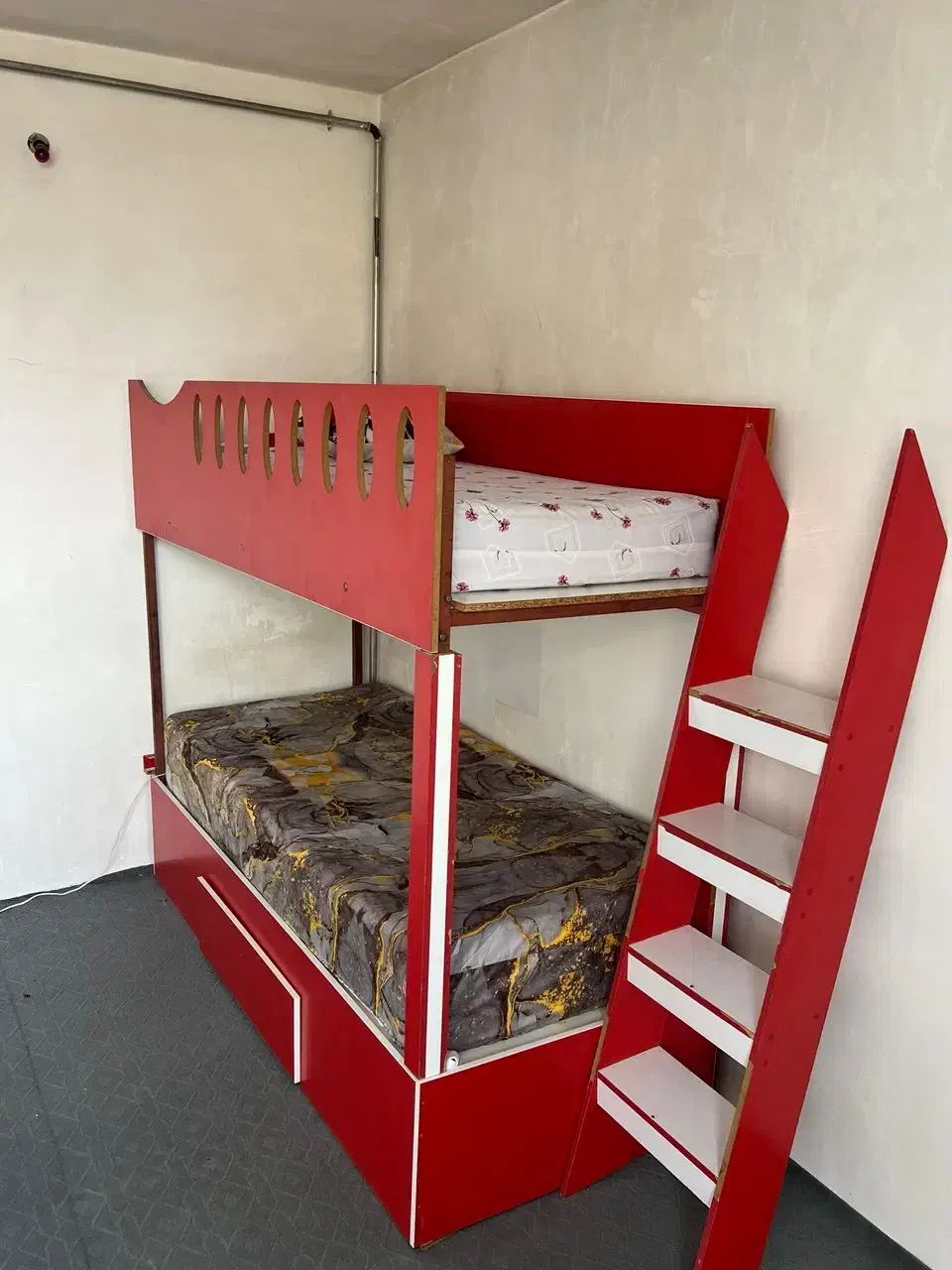 تخت خواب دوطبقه بدنه فلزی رویه ام دی اف|تخت و سرویس خواب|ارومیه, |دیوار