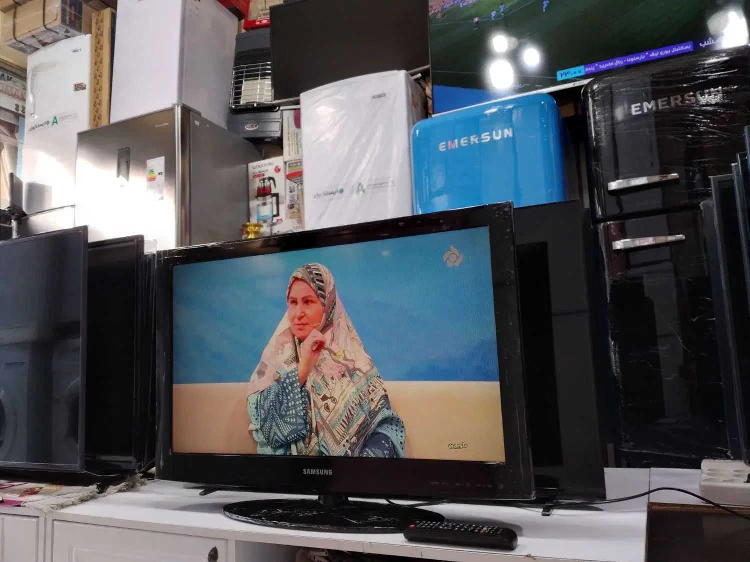 LCD32 اینچ سری 4 سامسونگ فلش خور دیجیتال درحد|تلویزیون و پروژکتور|پرند, فاز ۲|دیوار