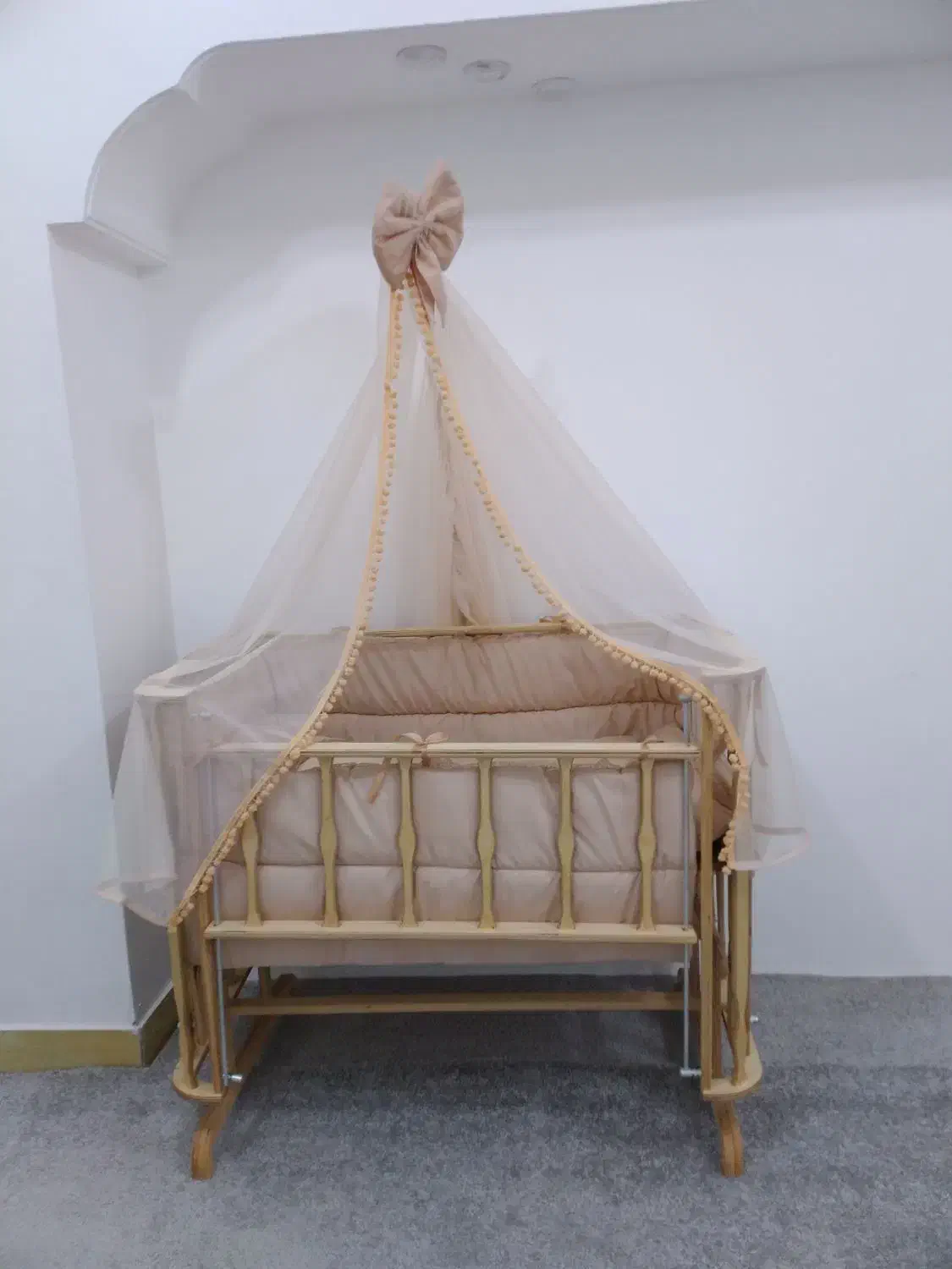 گهواره|تخت و صندلی بچه|ایلام, |دیوار