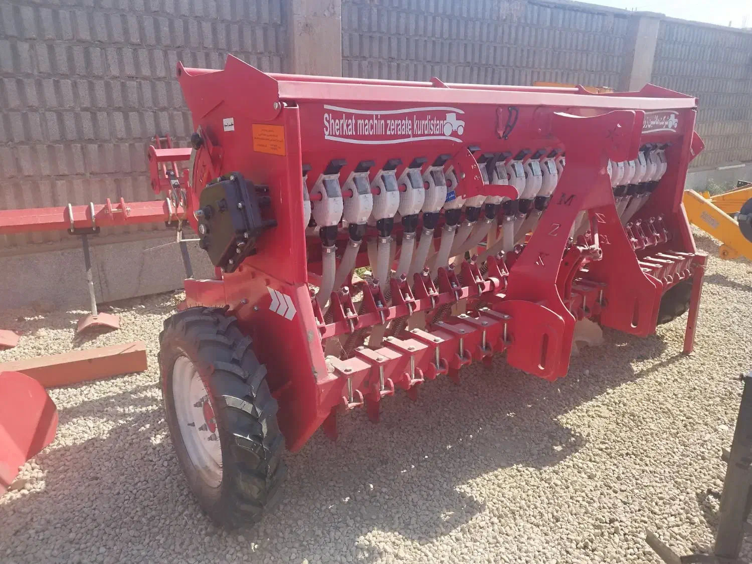 گندم کار خطی و فارودار|ماشین‌آلات صنعتی|شیراز, سهل‌آباد|دیوار