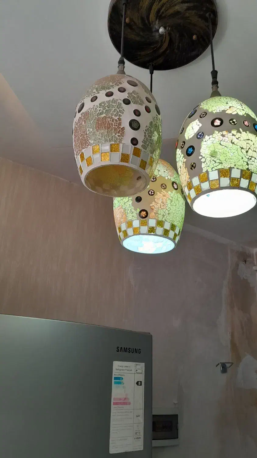 لوستر سالم در حد نو مخصوص اتاق خواب و آشپز خانه|لوستر و چراغ آویز|مشهد, رستگار|دیوار