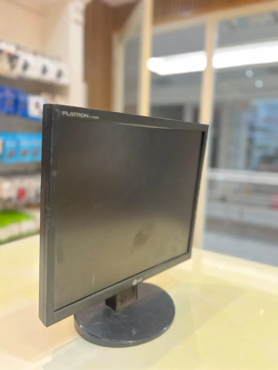 مانیتور 17 اینچ  LG|رایانه رومیزی|گنبد کاووس, |دیوار