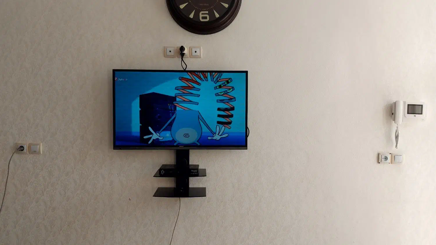 نصب دیواری تلویزیون|خدمات پیشه و مهارت|نجفآباد, منتظری شمالی|دیوار