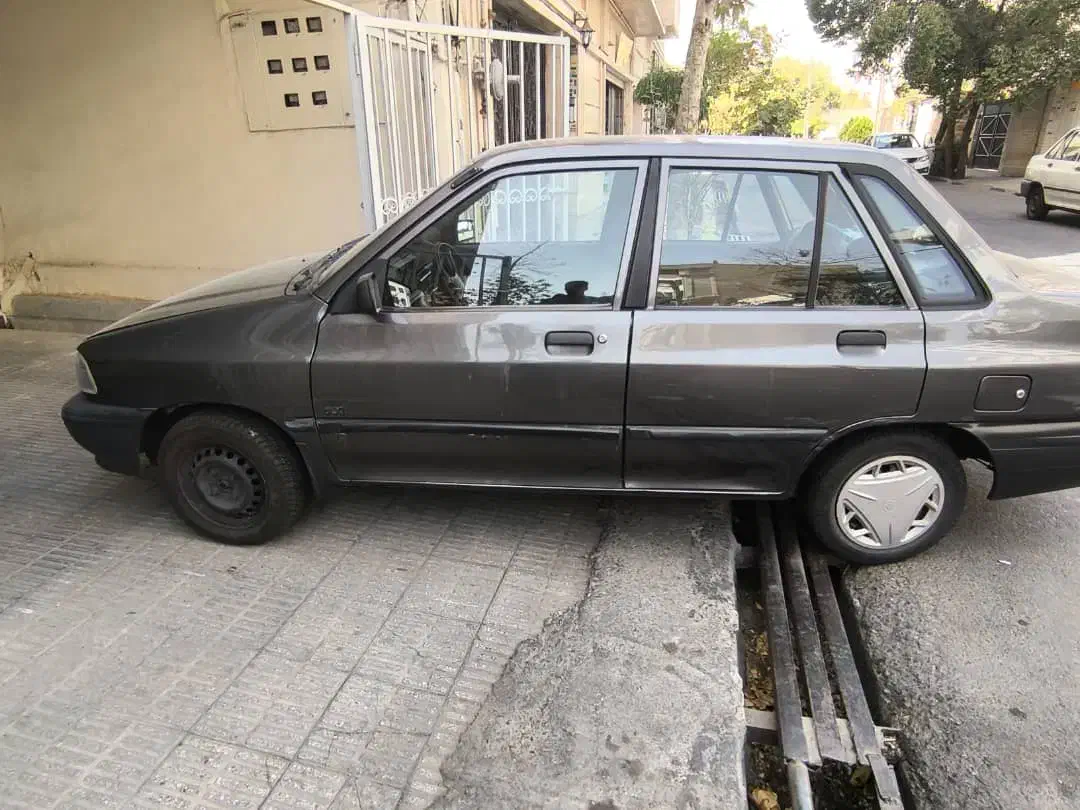 پراید مدل ۸۲ کم کارکرد بدون رنگ ضربه|خودرو سواری و وانت|تهران, اوقاف|دیوار