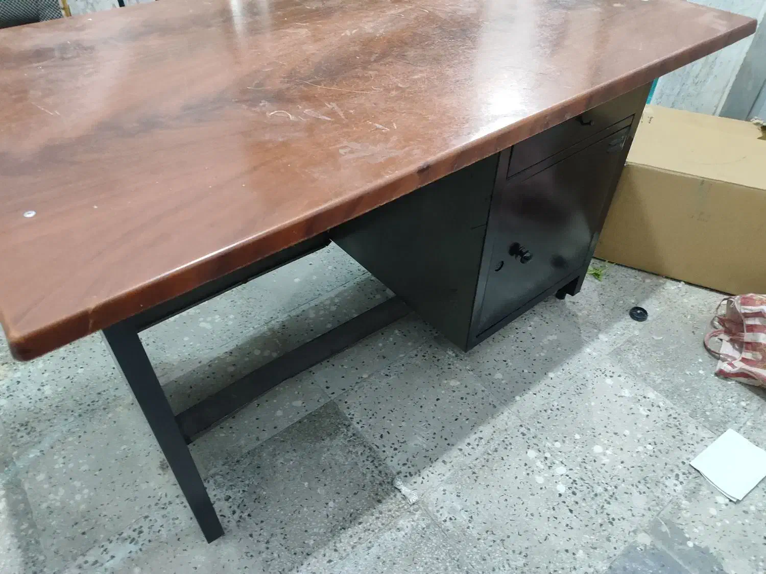 میز|میز تحریر و کامپیوتر|نهبندان, |دیوار