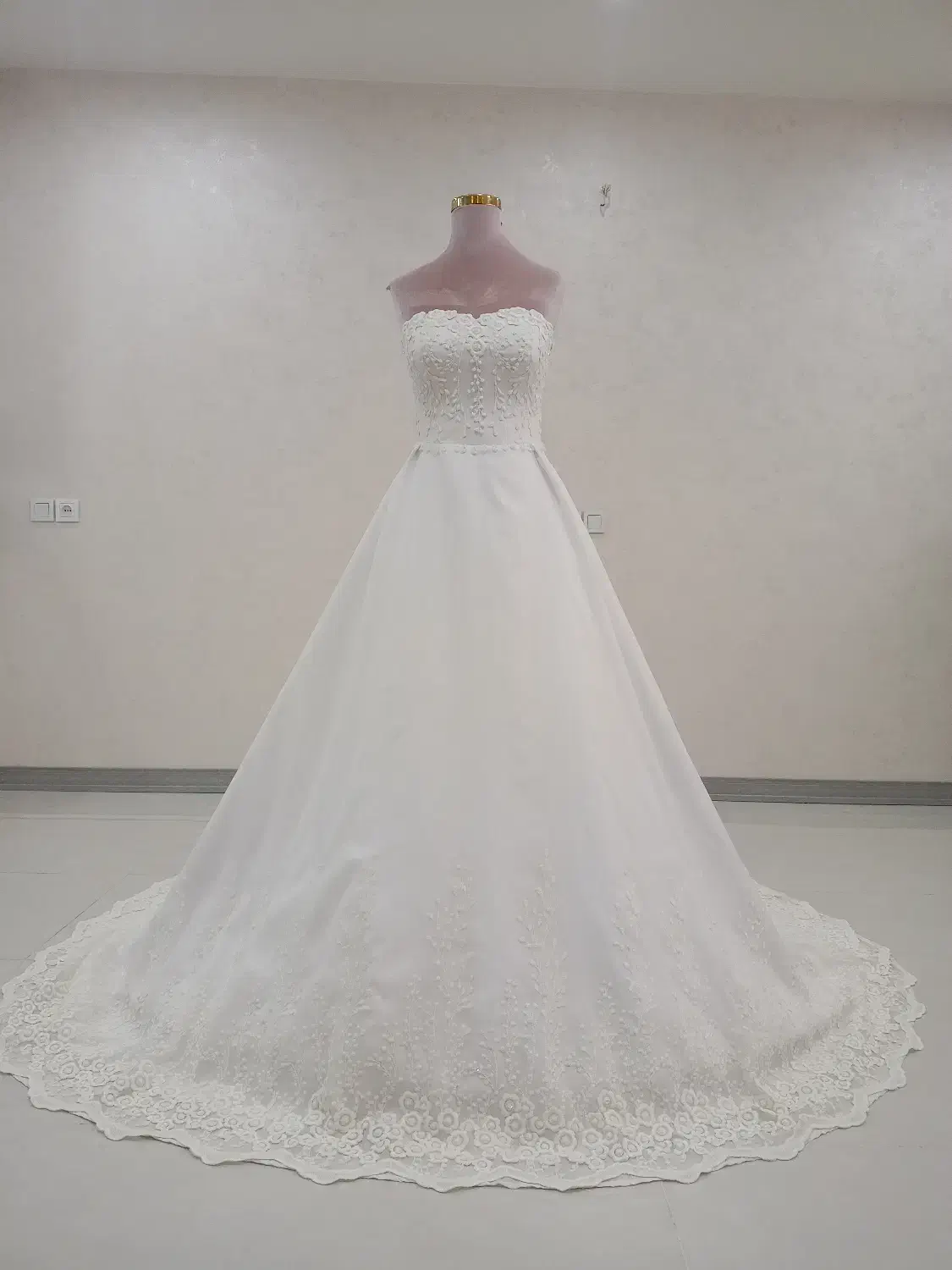 لباس عروس|لباس|شیراز, شهرک والفجر|دیوار