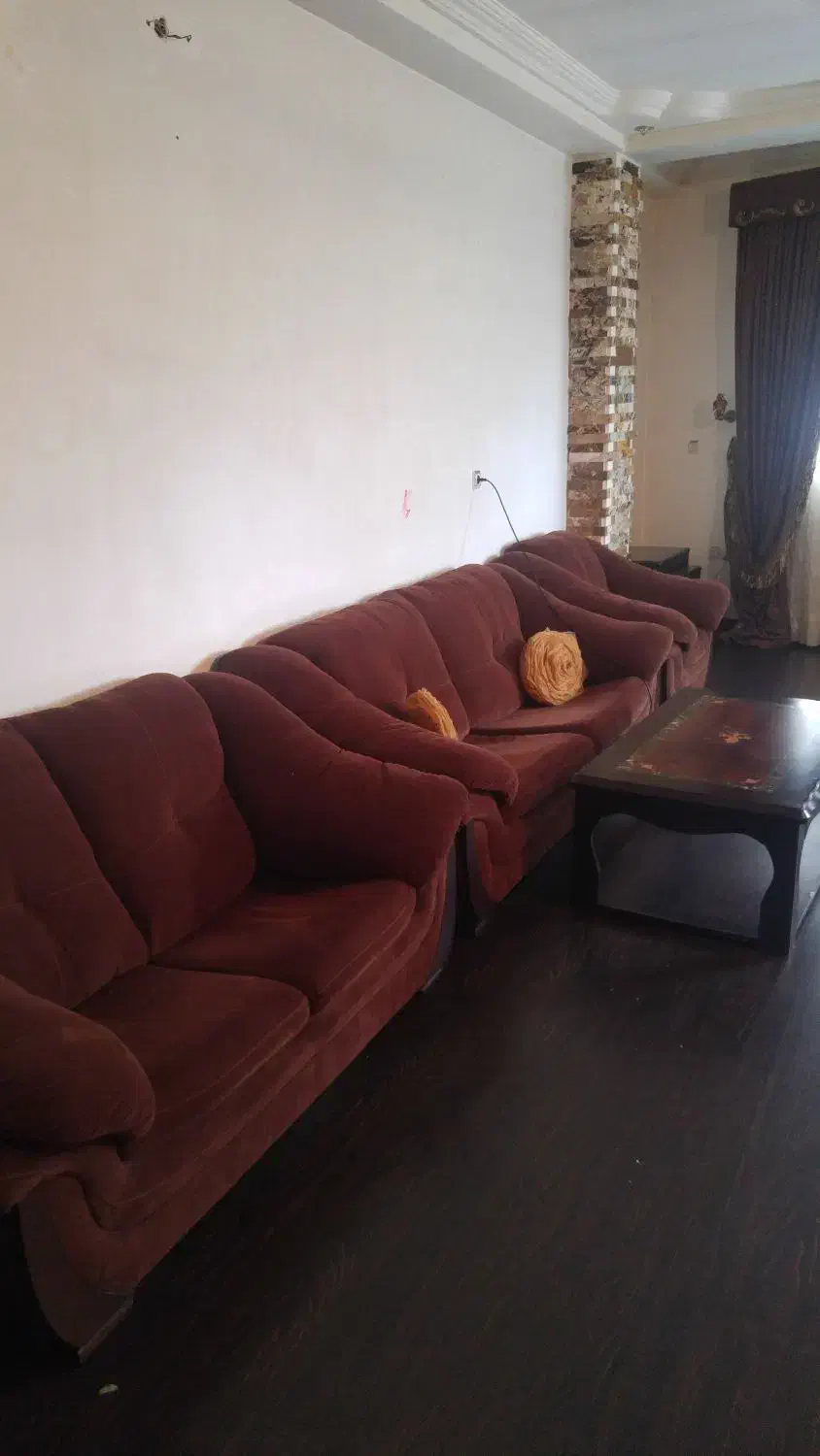 مبل راحتی 7نفره با 3میز عسلی و 1میز بزرگ|مبلمان خانگی و میز عسلی|قائمشهر, |دیوار