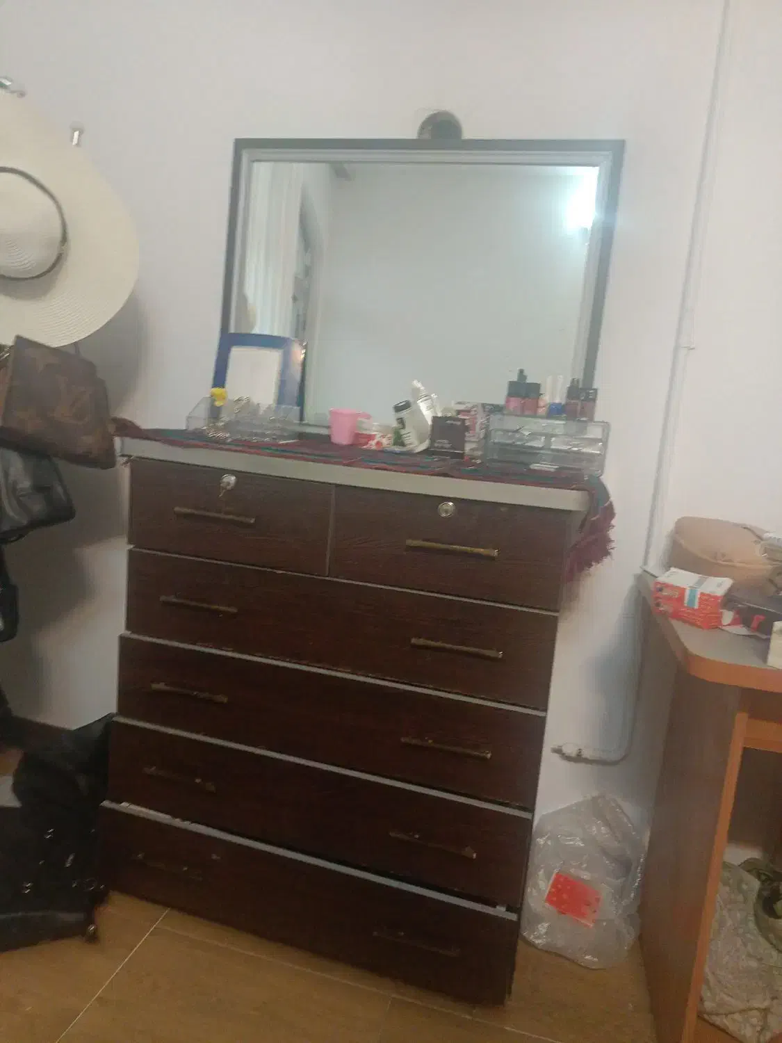 میز تحریر و دراور هردوباهم|میز تحریر و کامپیوتر|مشهد, چهارچشمه|دیوار