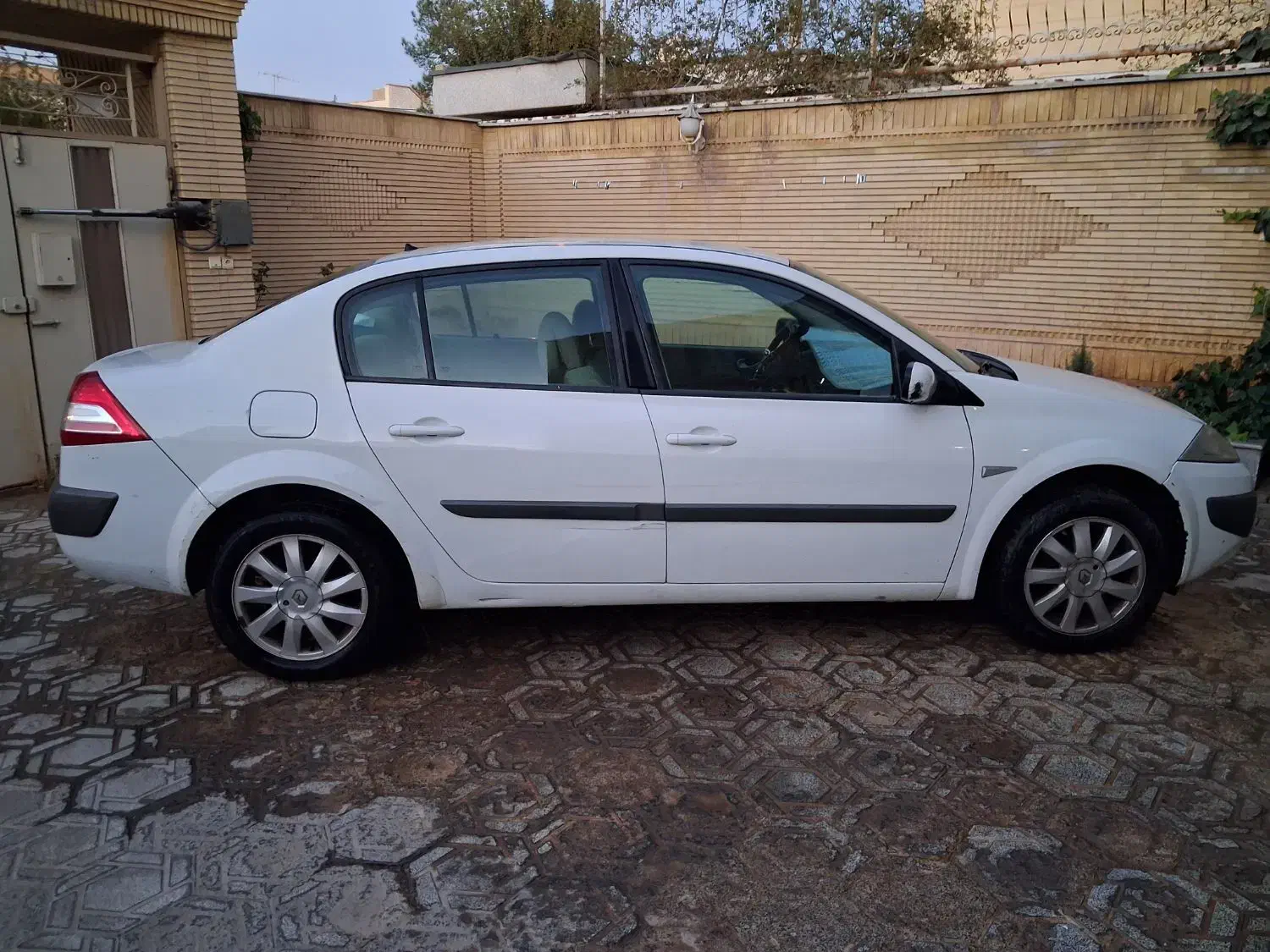 خودرو مگان|خودرو سواری و وانت|دلیجان, |دیوار