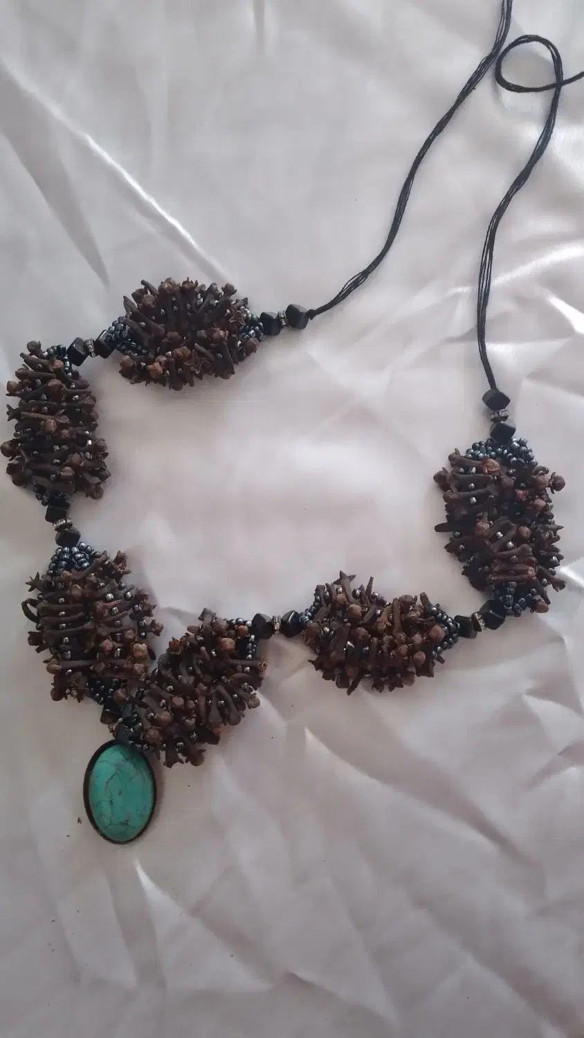 گردنبند میخکی|زیورآلات و اکسسوری|دهگلان, |دیوار