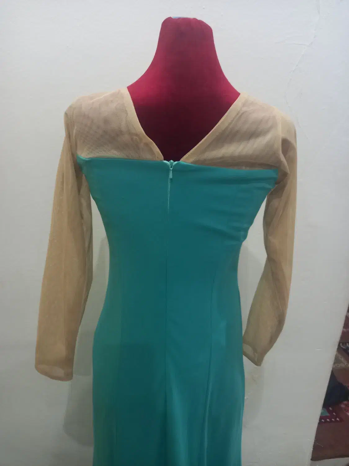 پیراهن مجلسی|لباس|چمستان, |دیوار