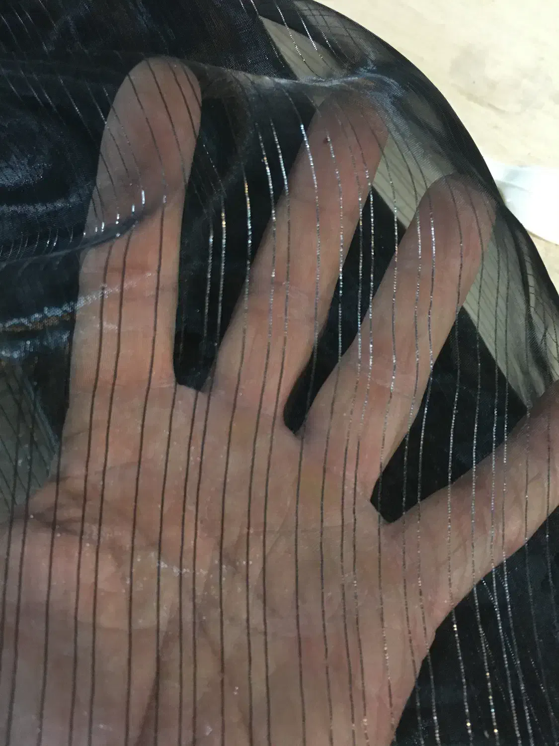 پارچه لباسی سیاه|لباس|بناب, |دیوار