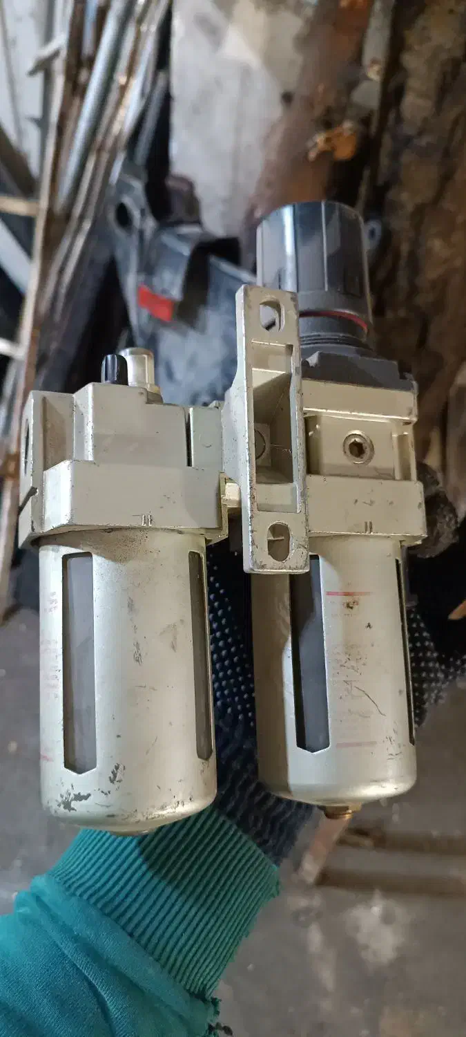 رطوبت گیر پمپ باد.|ماشین‌آلات صنعتی|مشهد, عامل|دیوار