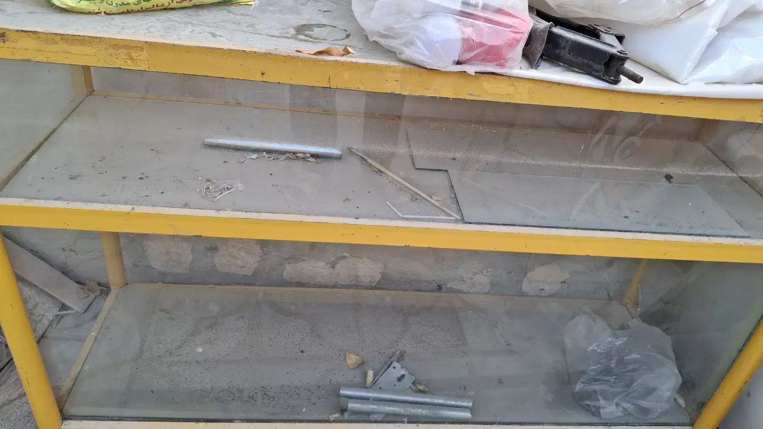 ویترین فلزی|بوفه، ویترین، کنسول|کبودرآهنگ, |دیوار