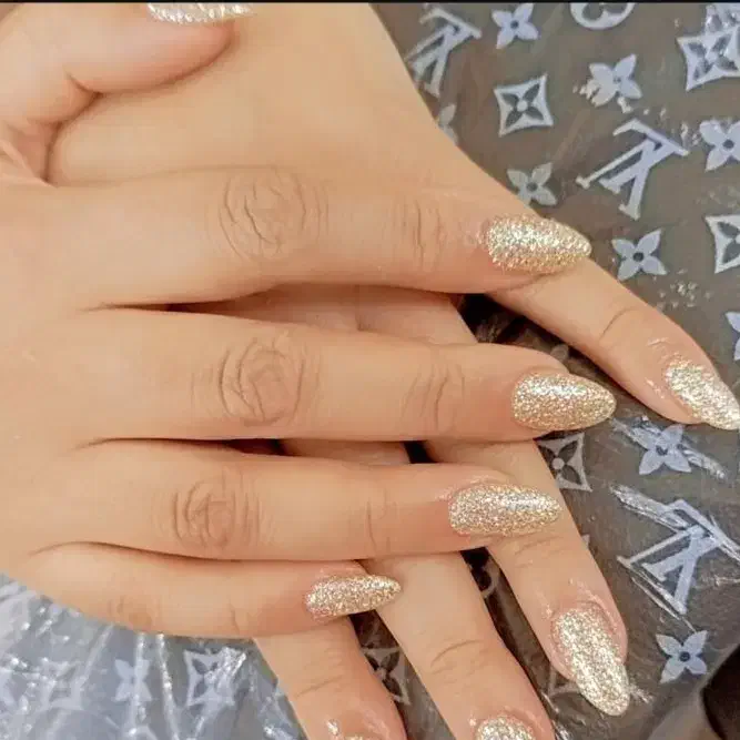 مدل کاشت ناخن و ژلیش و لمینت  حرفه ایی|خدمات آرایشگری و زیبایی|شهرکرد, |دیوار