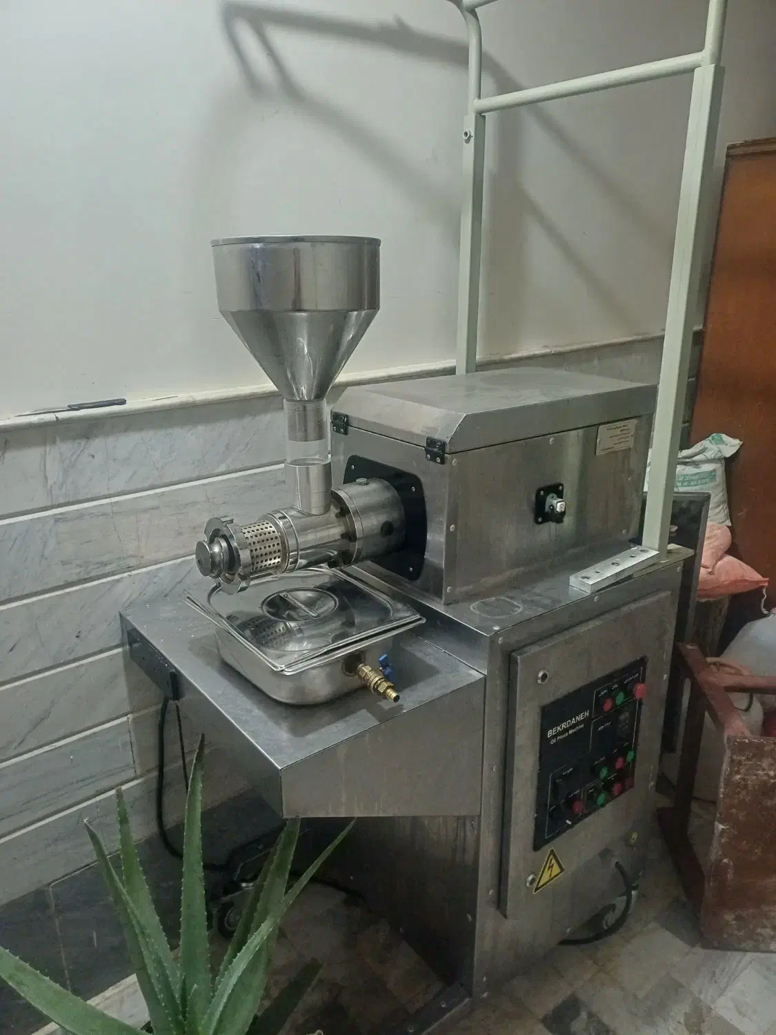 دستگاه روغن گیری بکردانه|فروشگاه و مغازه|قم, نیروگاه|دیوار