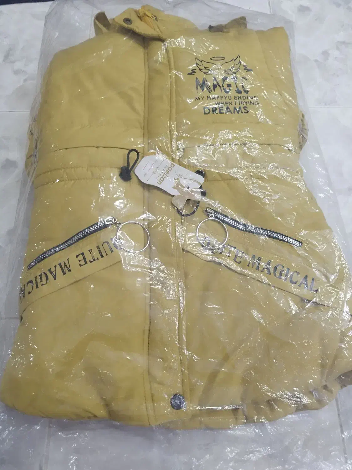 کاپشن کاملا نو ، شیک|لباس|صدرا-فارس, فاز ۱|دیوار