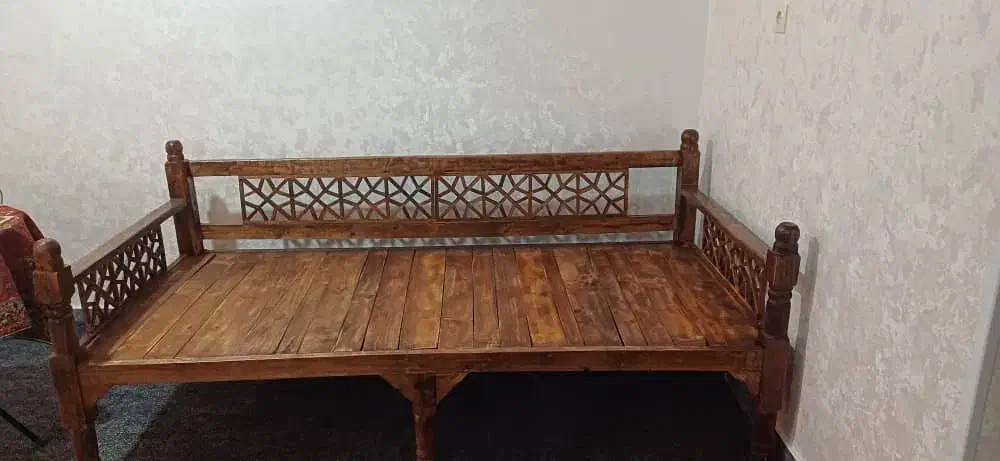 تخت سنتی چوبی زیبا کاملا نو|مبلمان خانگی و میز عسلی|امیدیه, |دیوار