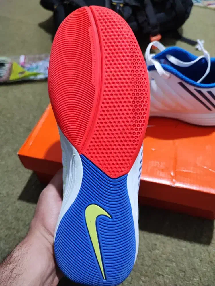 کفش فوتسال سالن|کیف، کفش، کمربند|یاسوج, |دیوار