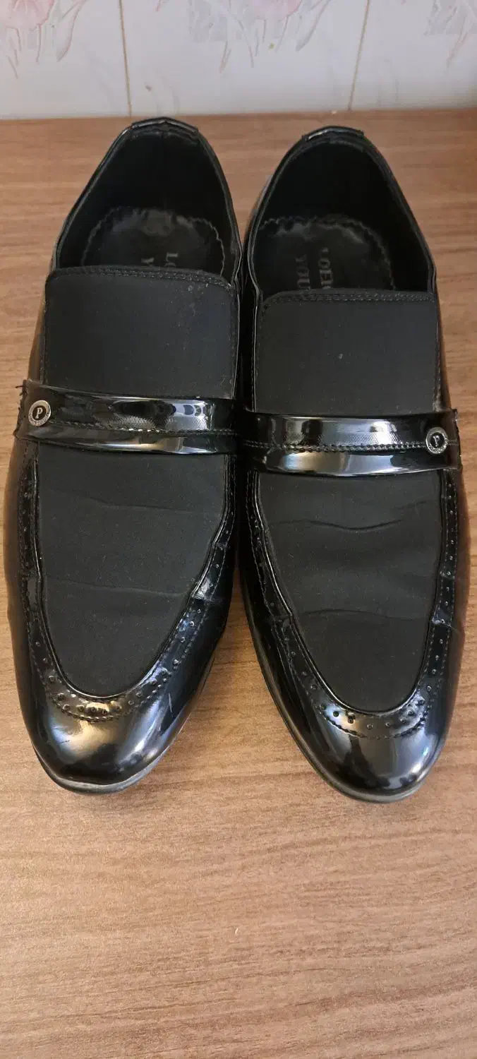 کفش‌ دامادی|کیف، کفش، کمربند|قم, چهار مردان|دیوار