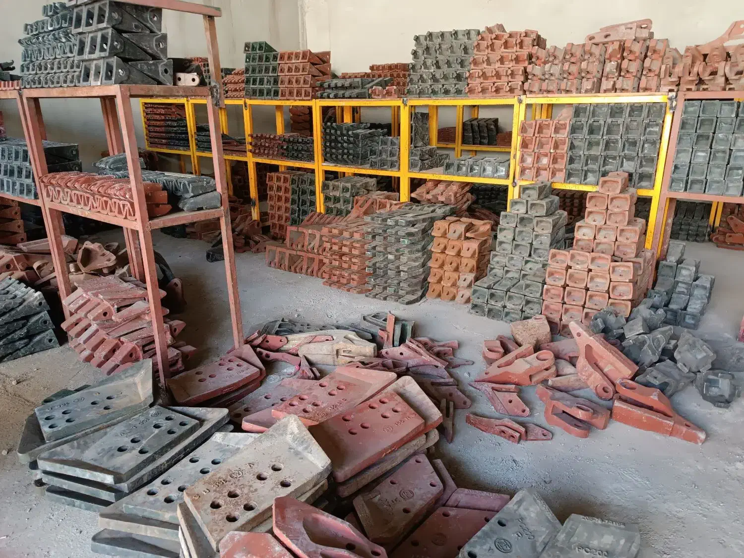 ناخن و کلنگ لودر،بیل مکانیکی،مینی بیل،بلدوزر|قطعات یدکی و لوازم جانبی|تهران, آذری|دیوار