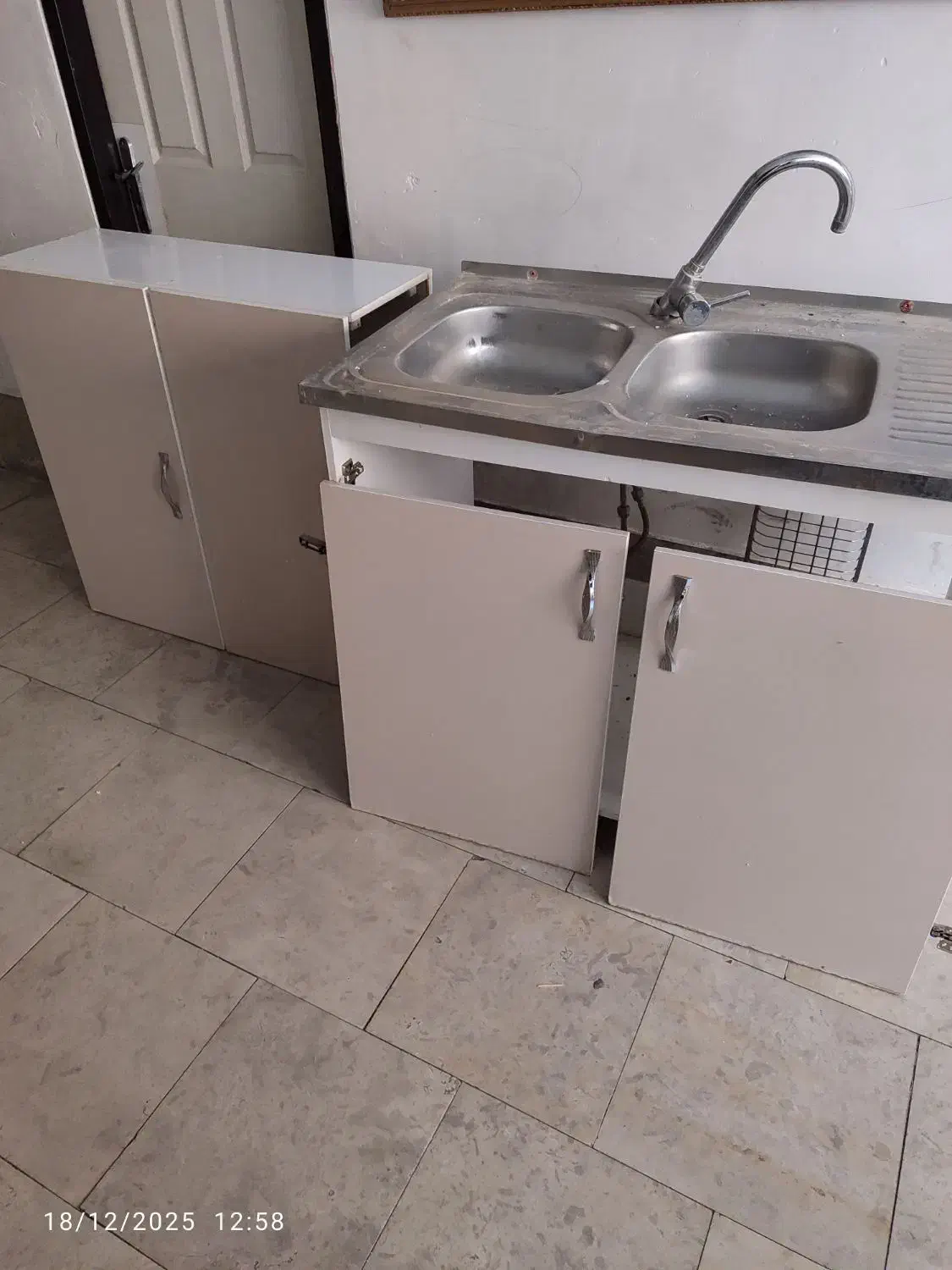 ظرفشویی و آب چکان|آب‌چکان و نظم‌دهنده ظروف|سهند, |دیوار