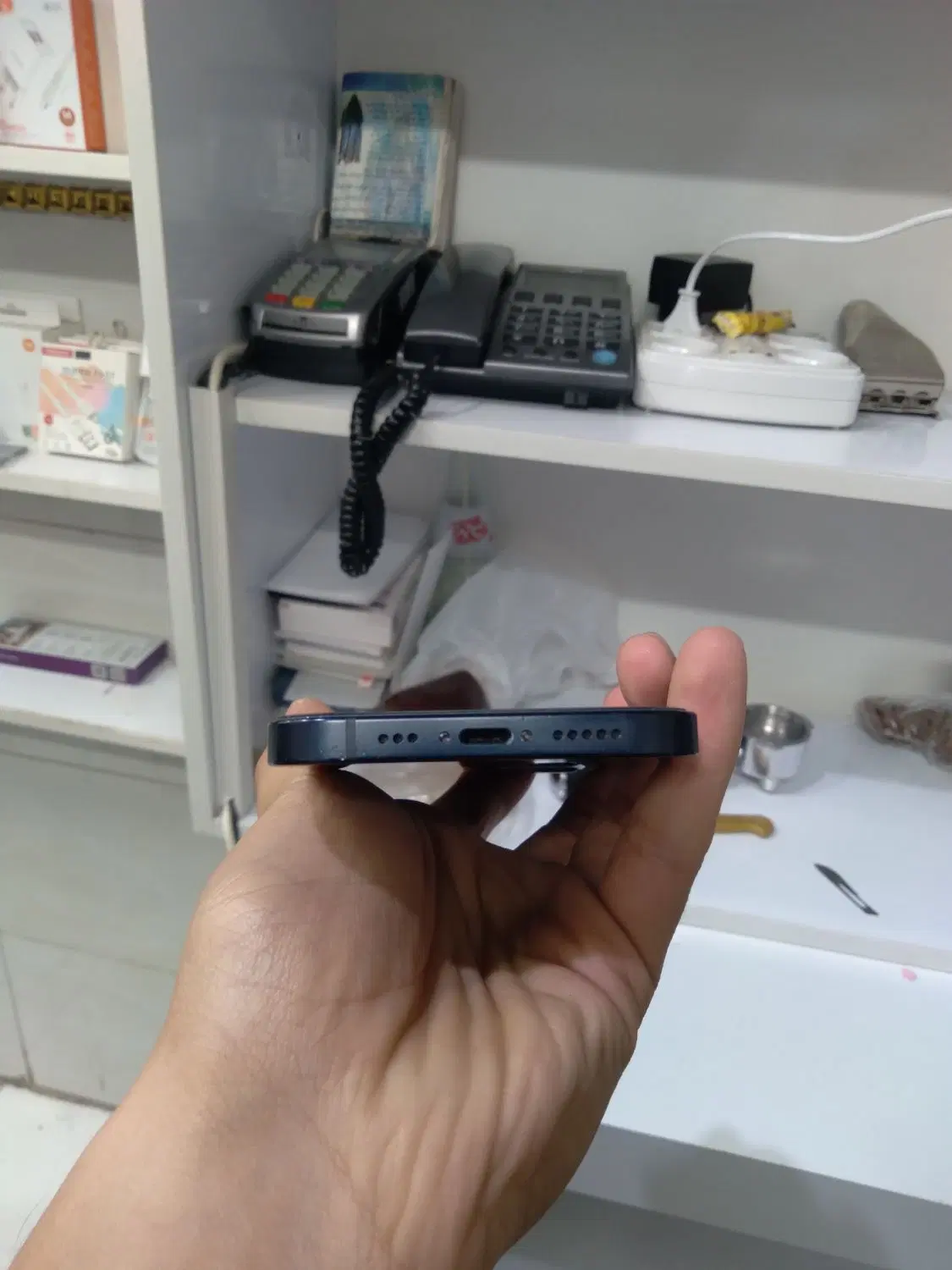 iPhone 12 normal|موبایل|سراب, |دیوار