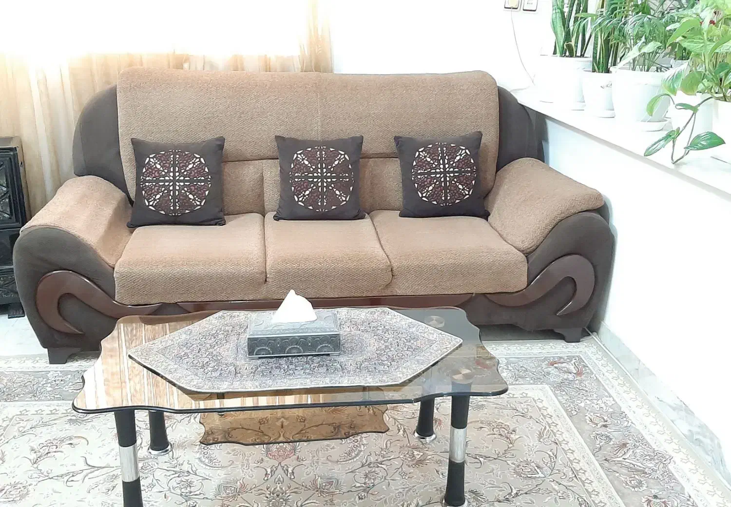 مبل هفت نفره به همراه میز جلو مبلی|مبلمان خانگی و میز عسلی|لنگرود, |دیوار