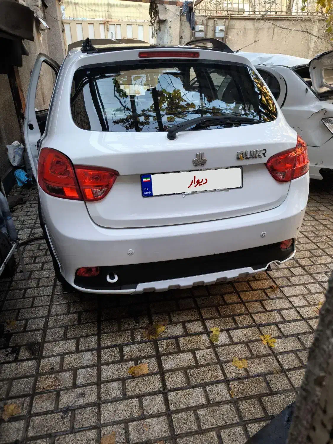 کوییک R. ۴۰۱. تصادفی|خودرو سواری و وانت|مشهد, طرق|دیوار