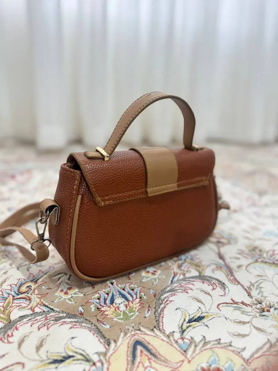 کیف|کیف، کفش، کمربند|کاشمر, |دیوار