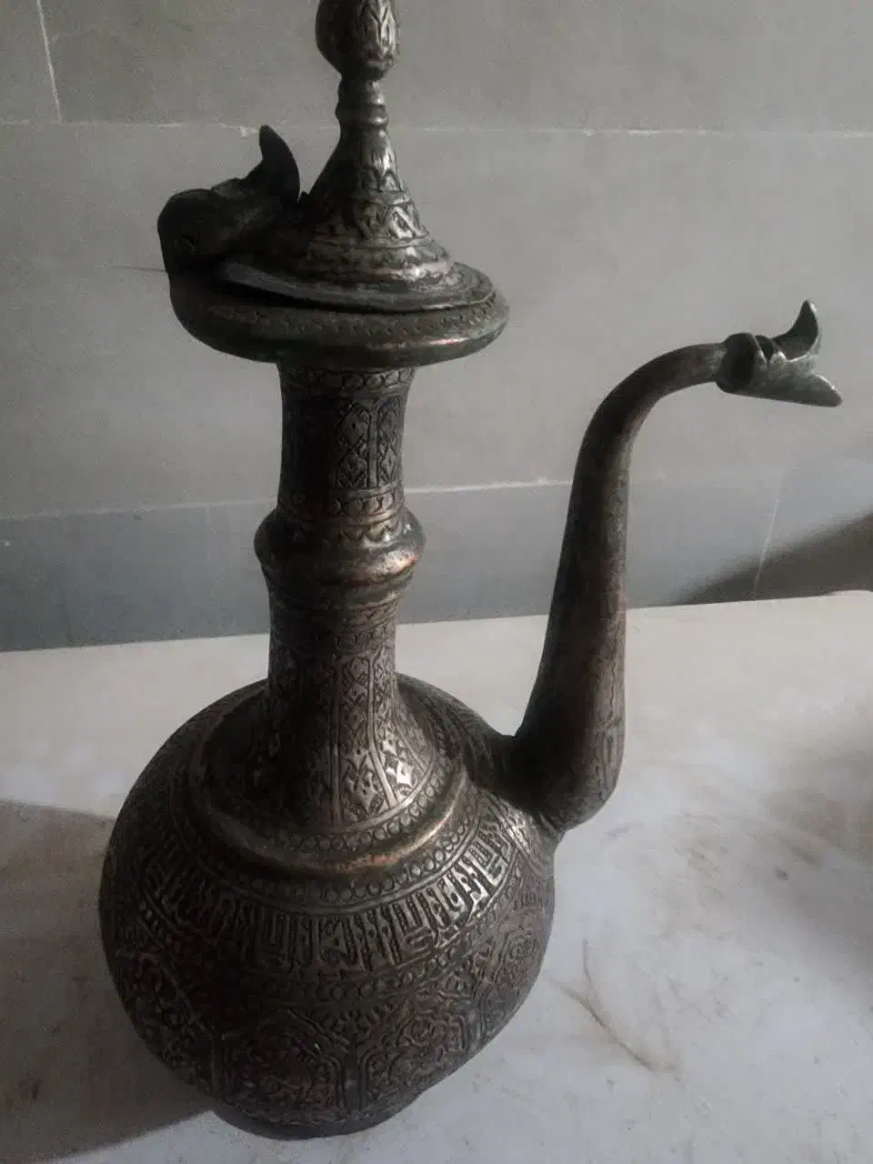 شرابخوری صفوی.سماور زغالی.آفتابه لگن و زنگ زورخانه|کلکسیون اشیاء عتیقه|مهریز, |دیوار