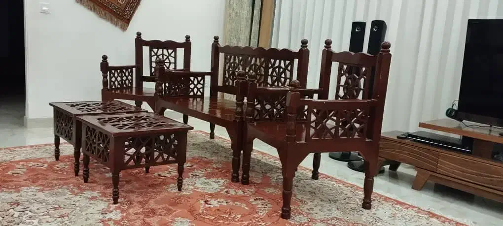 مبل سنتی ۴ نفره به همراه ۲عدد عسلی|مبلمان خانگی و میز عسلی|اراک, |دیوار