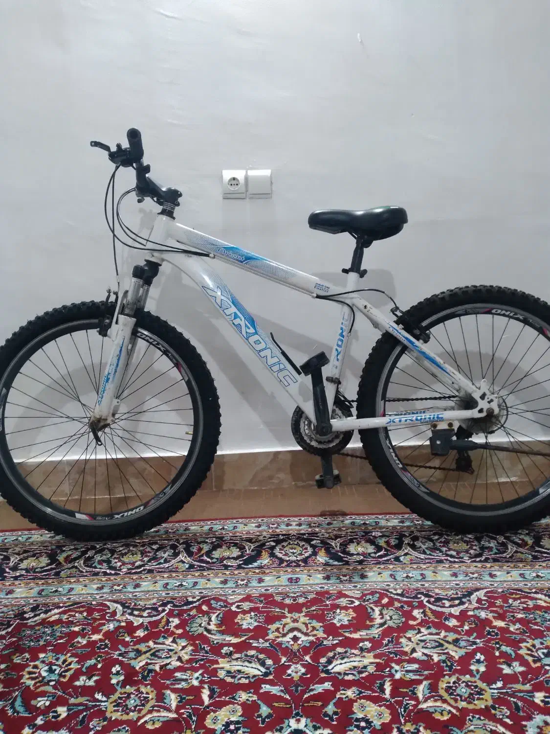 بوئین زهراء|دوچرخه، اسکیت، اسکوتر|بوئین زهرا, |دیوار