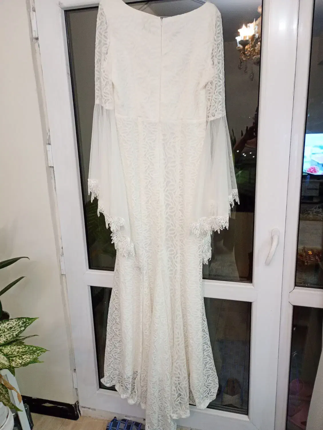 لباس عقد|لباس|ملارد, |دیوار