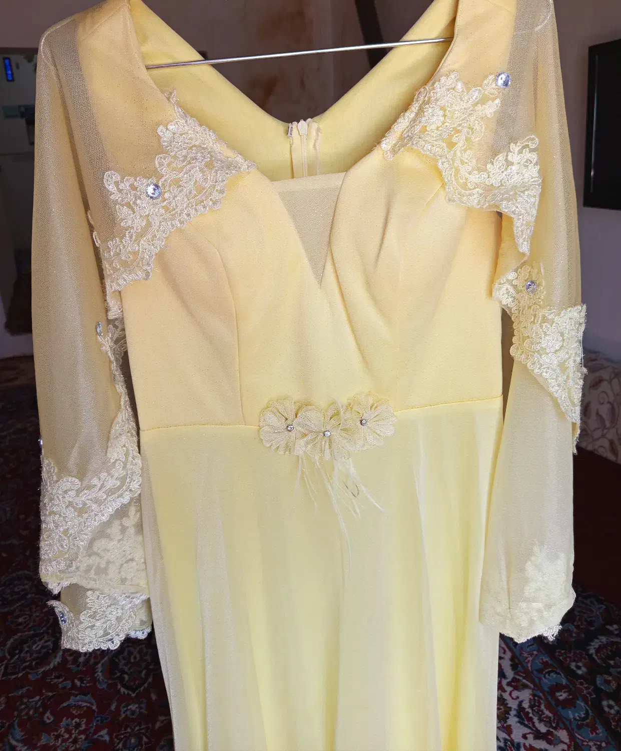 لباس مجلسی|لباس|قیدار, |دیوار