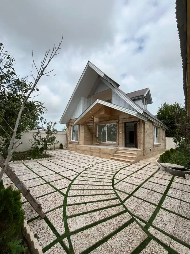 طراحی شیک ـ نمایی از جنس سنگ با محوطه سرسبز و جذاب|فروش خانه و ویلا|خشکبیجار, |دیوار