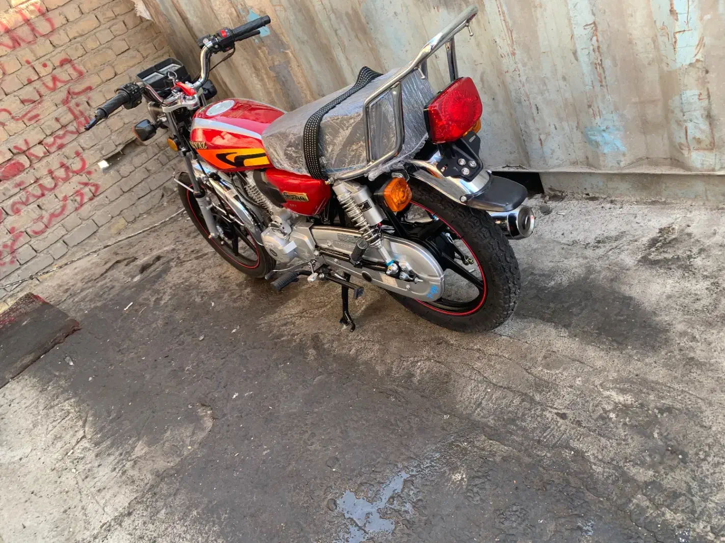 پرواز مدل ۱۴۰۴|موتورسیکلت|شاهینشهر, شهرک گلدیس|دیوار