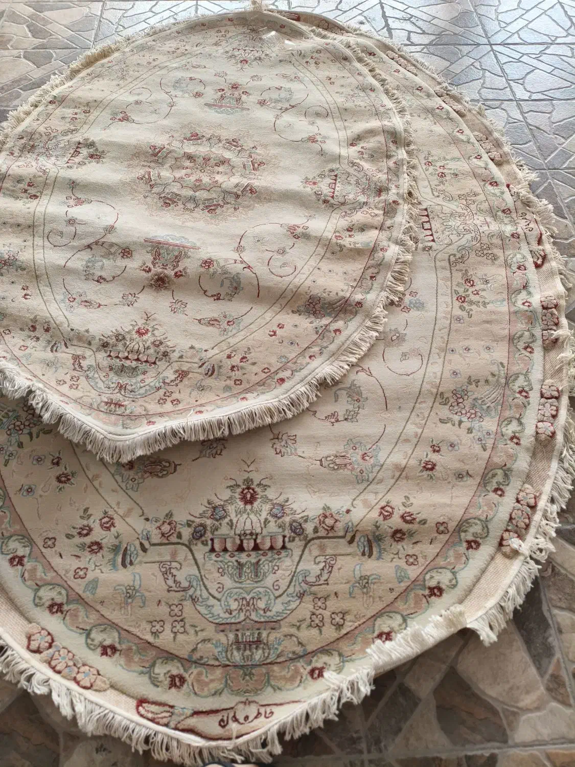 دو عدد فرش|فرش|کیش, |دیوار