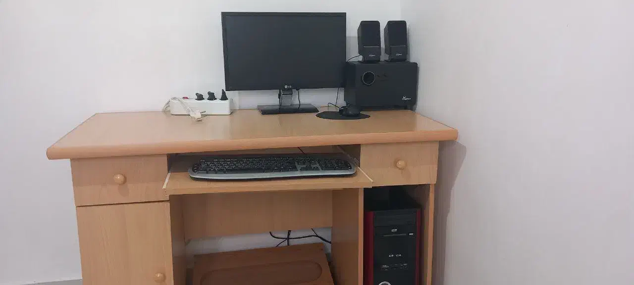 فروش کامپیوتر ومیز کامپیوتر درحدنو کم کارکرد|رایانه رومیزی|رشت, نخودچر|دیوار