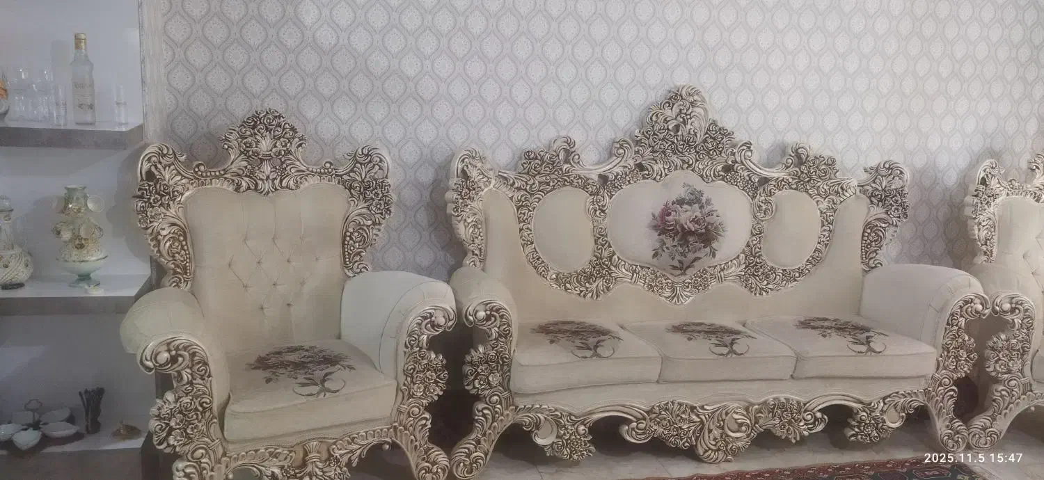 مبل سلطنتی ۹ نفره همراه با میز|مبلمان خانگی و میز عسلی|سهند, |دیوار