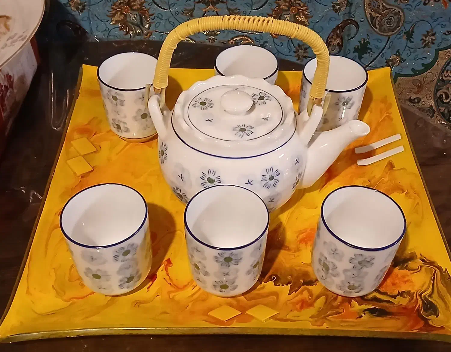 سرویس قوری و فنجان چینی|ظروف سرو و پذیرایی|ساری, |دیوار