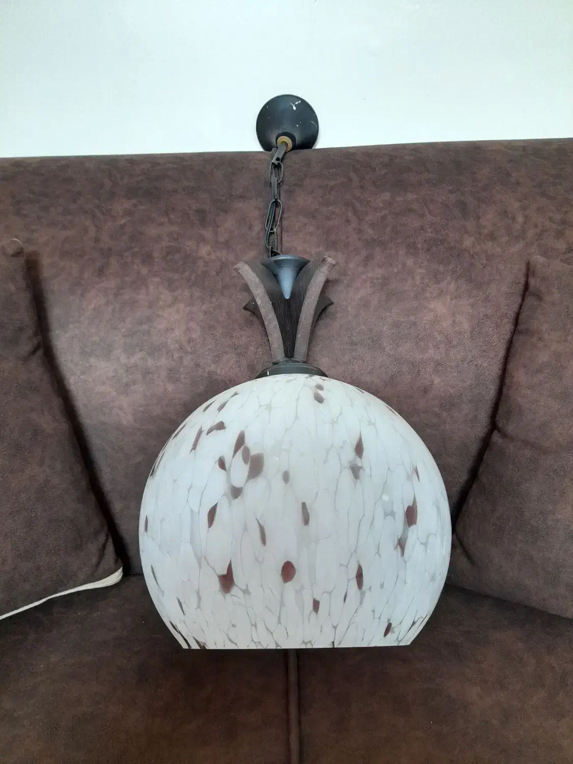 لوستر و هالوژن|لوستر و چراغ آویز|قدس, شهر‌قدس|دیوار