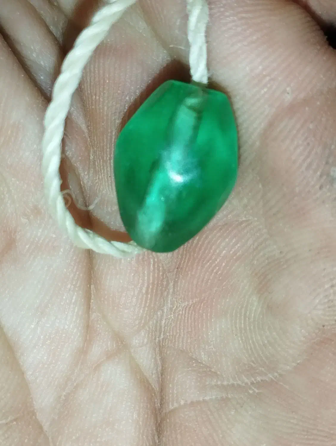 سنگ زمرد|کلکسیون اشیاء عتیقه|ایلام, |دیوار