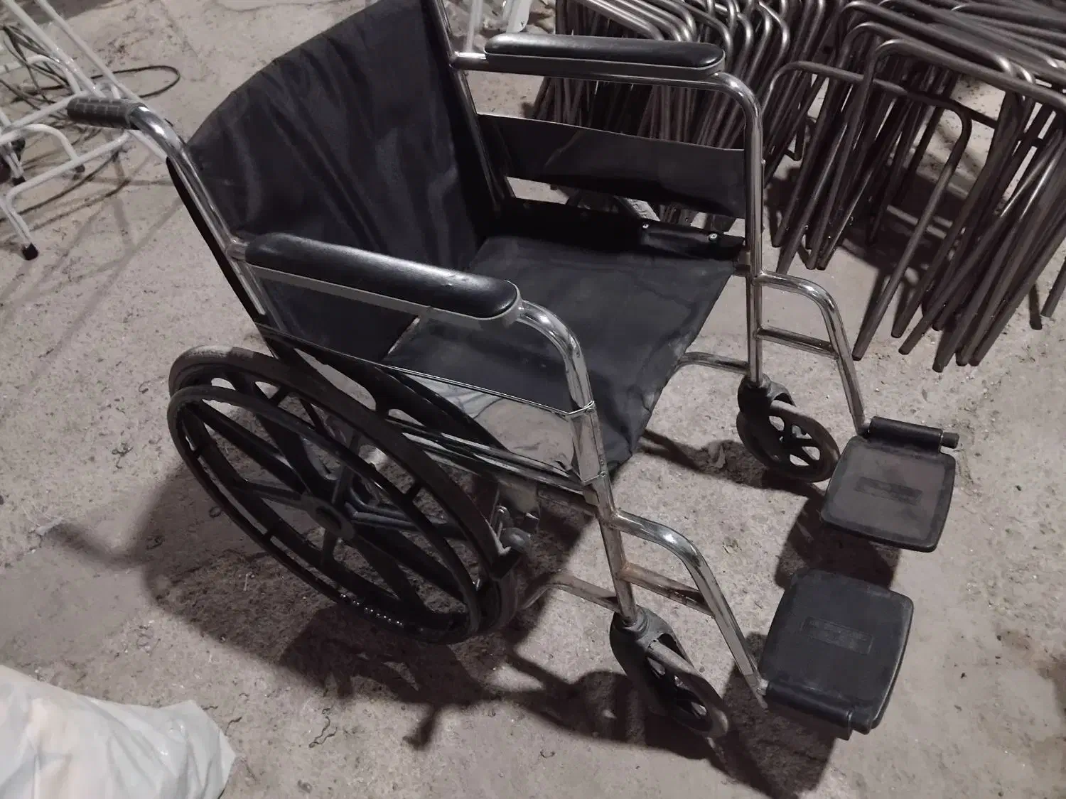 ویلچر استاندارد چرخ توپر|آرایشی، بهداشتی، درمانی|ساری, |دیوار