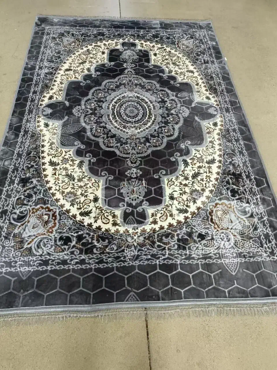 پتو فرش 6 متری و 9 متری قسطی|فرش|ایرانشهر, |دیوار