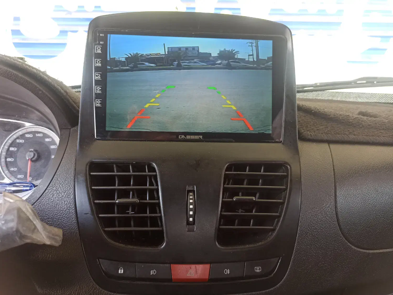 کوییک s مدل 1402 مانیتور دار|خودرو سواری و وانت|بهبهان, |دیوار