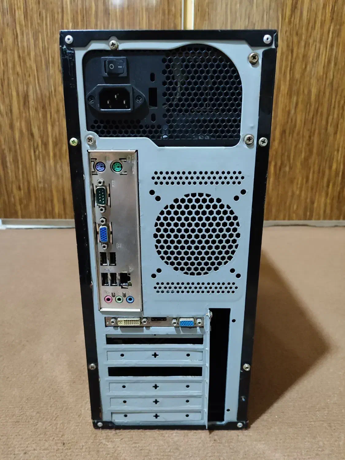 کیس ۲هسته با رم ۸ ddr3 هارد ۵۰۰ و گرافیک ۱|رایانه رومیزی|چالوس, |دیوار